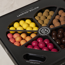 Заредете изображение във визуализатора на галерията – LOVE edition: Love Selection Box