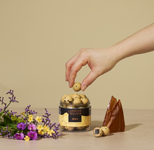 Заредете изображение във визуализатора на галерията – CRISPY CARAMEL
